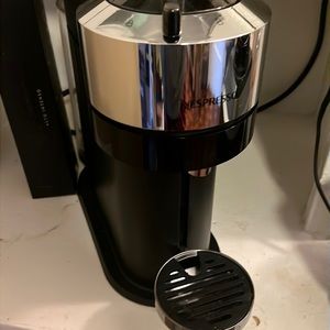 Nespresso Vertuo Next Deluxe